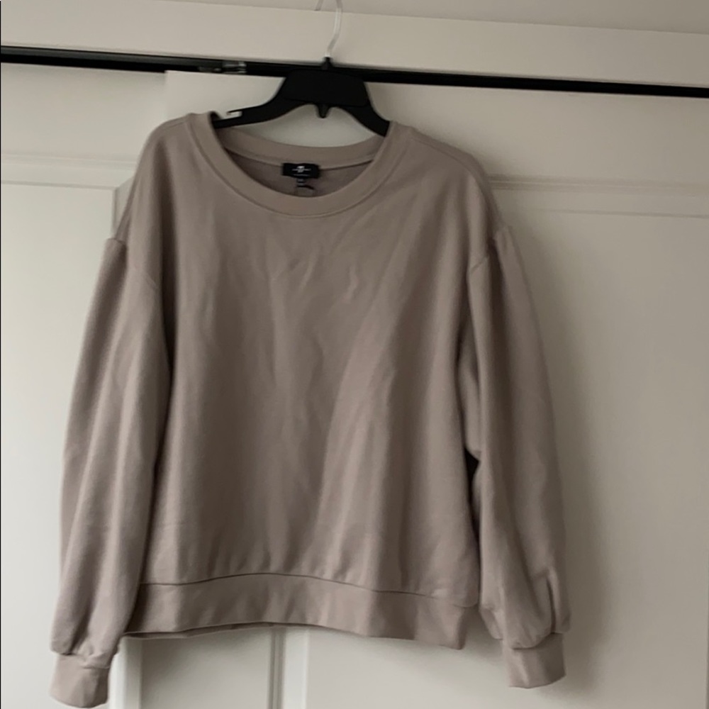 Heather Grey crewneck sweatshirt NWT